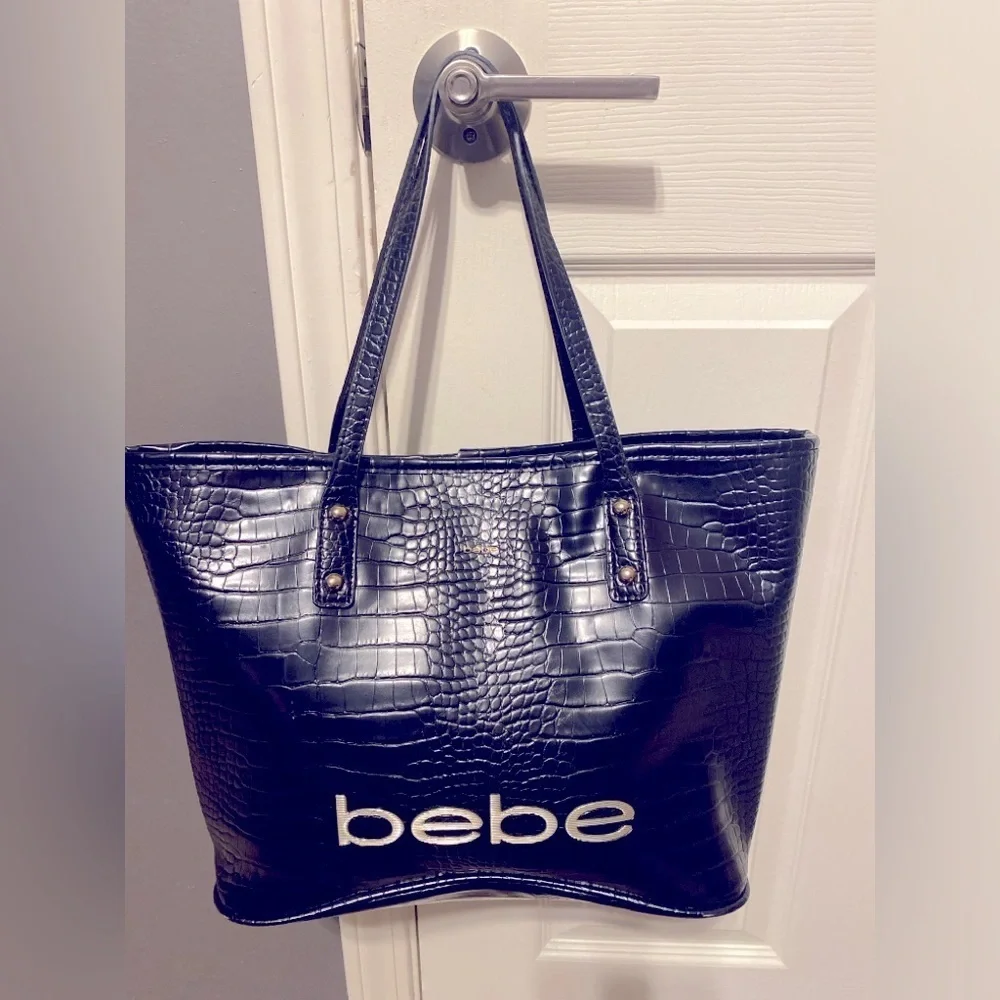 BEBE Black Faviola Stamped Croco Tote Purse w/Matching Pouch. EUC